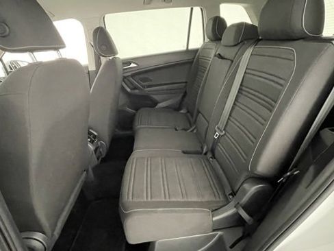 Used 2021 Volkswagen Tiguan SE R-Line image 42