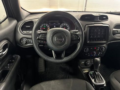 Used 2022 Jeep Renegade Altitude w/ Convenience Group AWD/4WD image 17