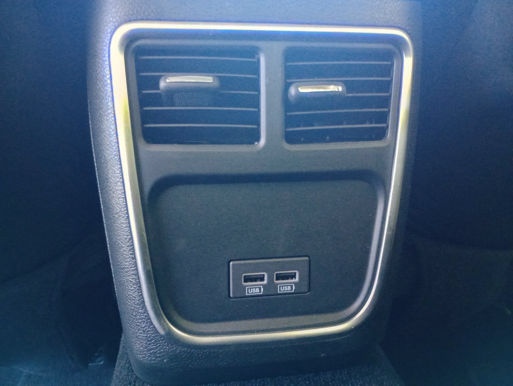 Used 2023 Chrysler 300 Touring RWD image 22