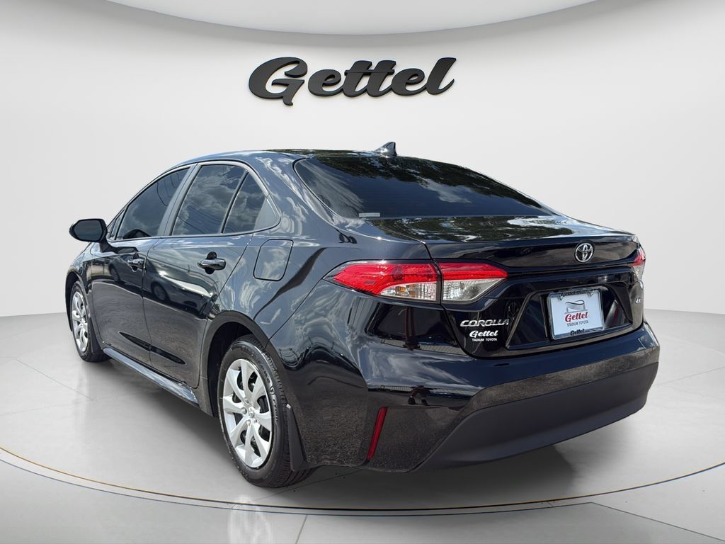 Used 2026 Toyota Corolla LE FWD image 7
