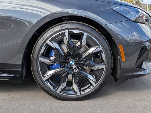 New 2026 BMW i5 eDrive40 image 29