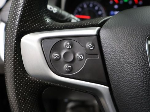 Used 2024 GMC Terrain SLE image 34