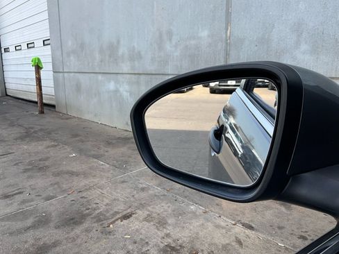 Used 2025 Nissan Sentra S image 17