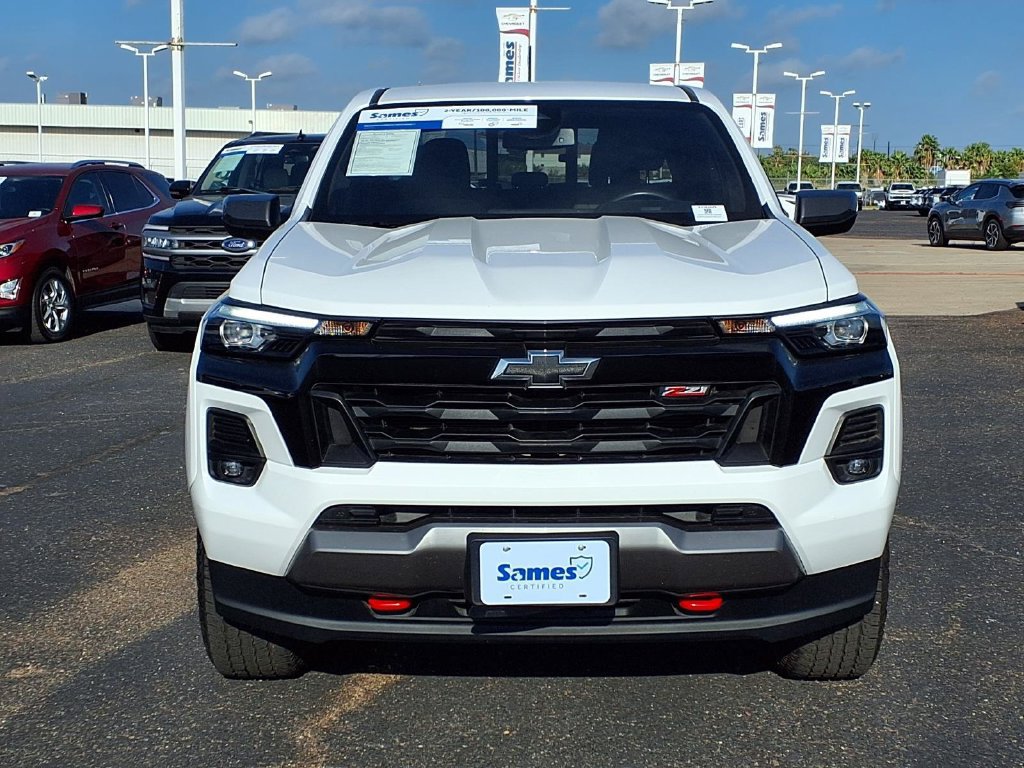 Used 2025 Chevrolet Colorado Z71 AWD/4WD image 2