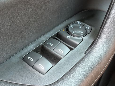 Used 2019 Chevrolet Blazer LT FWD image 22