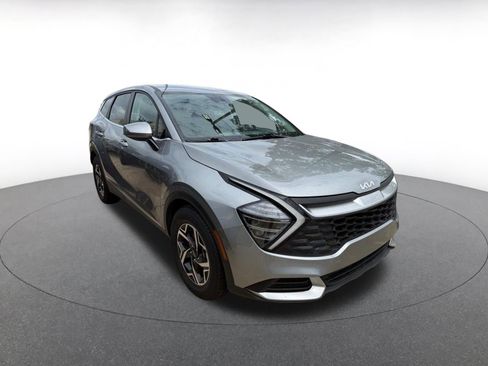 Used 2024 Kia Sportage LX image 2