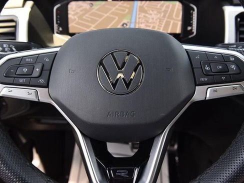 Certified 2023 Volkswagen Atlas Cross Sport SEL Premium R-Line AWD/4WD image 18