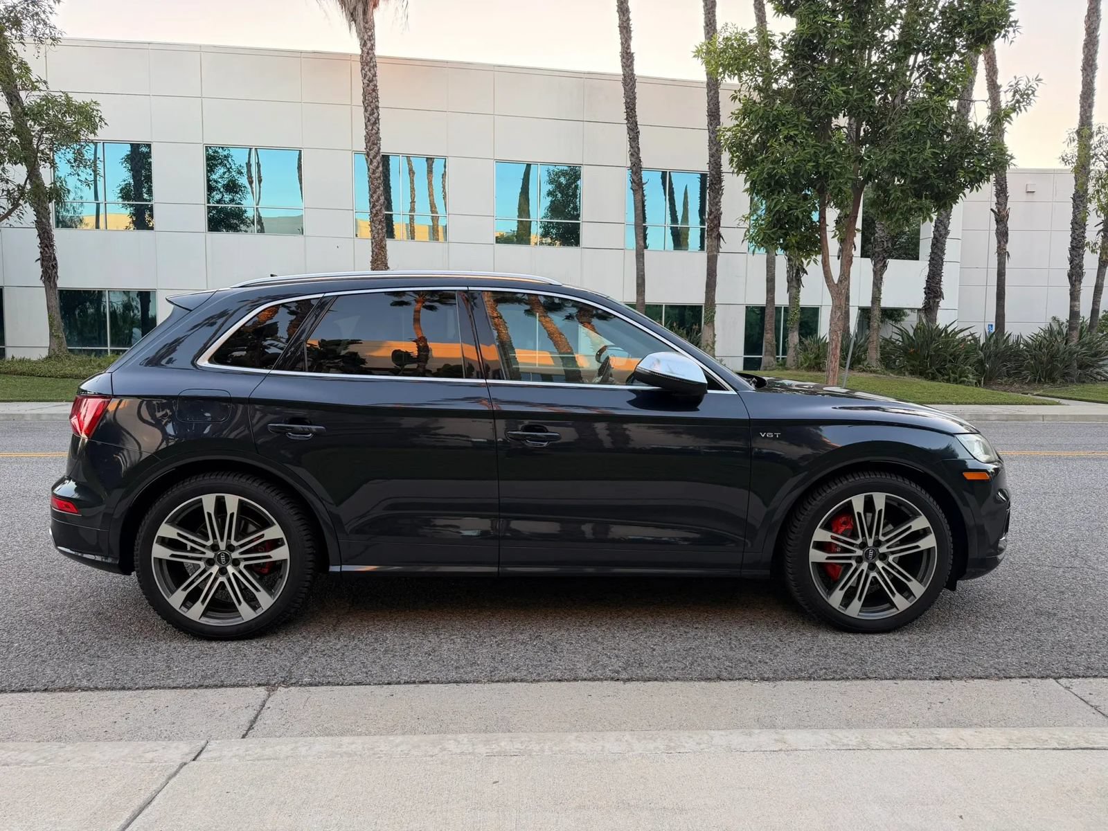 Used 2018 Audi SQ5 Premium Plus AWD/4WD image 4
