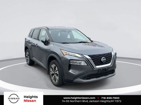 Used 2022 Nissan Rogue SV image 1