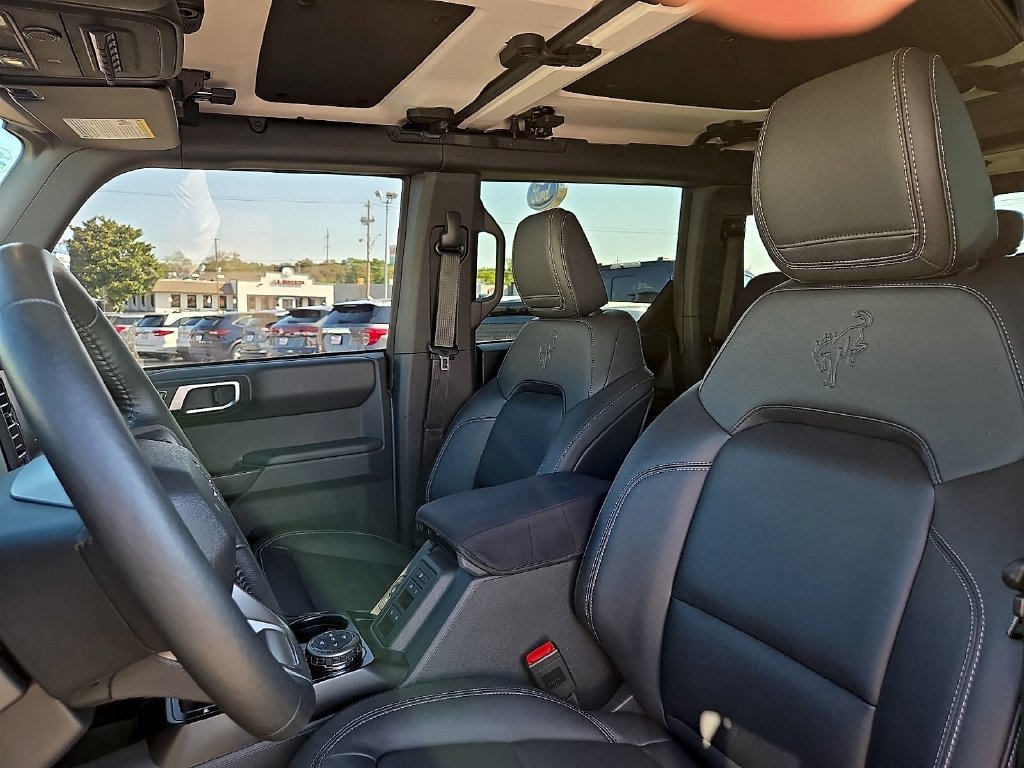 Used 2025 Ford Bronco Badlands AWD/4WD image 14