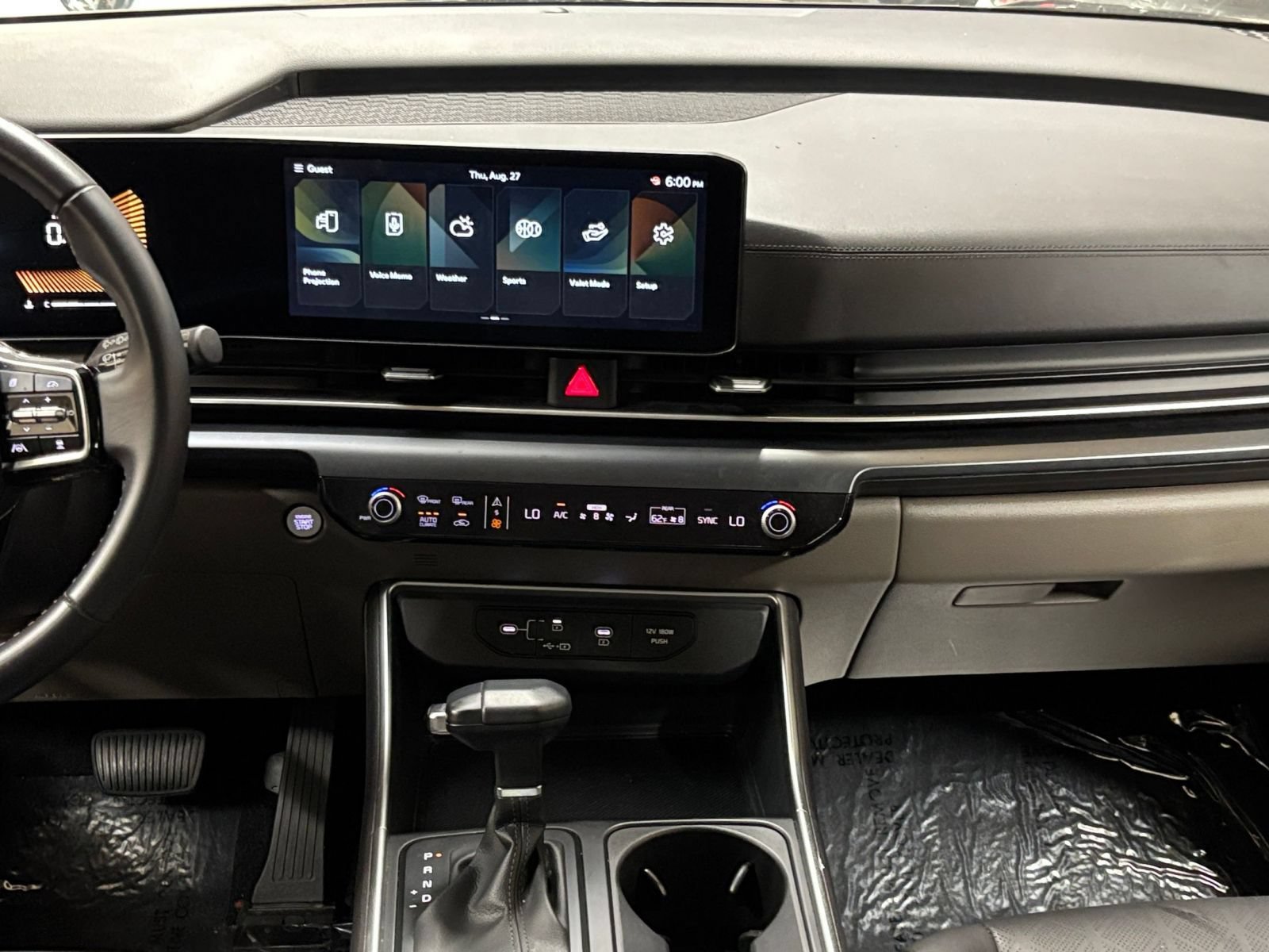 Used 2026 Kia Carnival FWD image 16