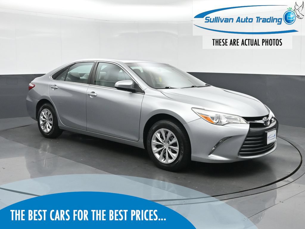 Used 2017 Toyota Camry LE FWD image 1