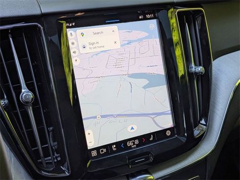 Certified 2025 Volvo XC60 T8 Plus w/ Protection Package Premier image 11