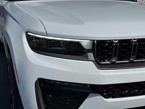 New 2026 Jeep Grand Cherokee L Summit AWD/4WD image 10