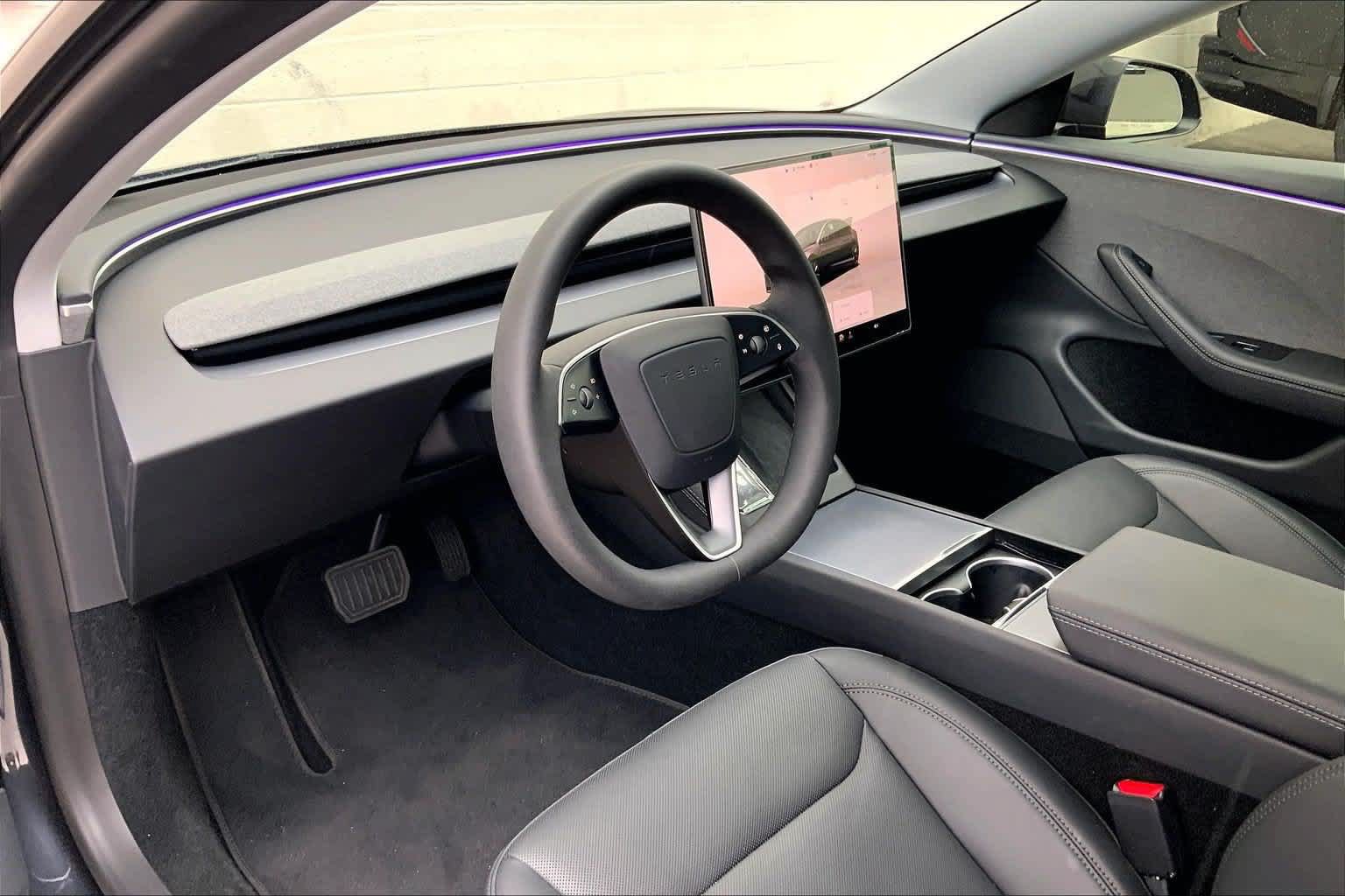 Used 2025 Tesla Model 3 RWD image 2