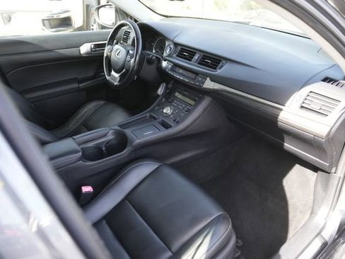 Used 2015 Lexus CT 200h w/ Seat Comfort Package image 18