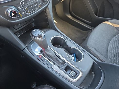 Used 2020 Chevrolet Equinox LT image 30