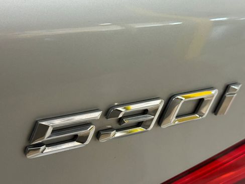 Used 2018 BMW 530i w/ Luxury Seating Package image 13