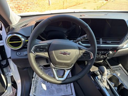 New 2026 Chevrolet Trax ACTIV w/ Sunroof Package FWD image 20