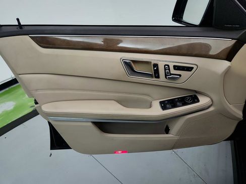Used 2014 Mercedes-Benz E 350 Sedan image 25