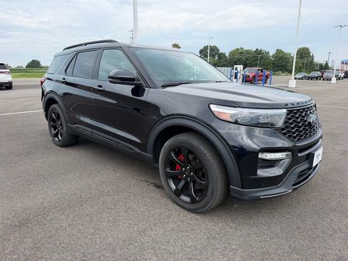 Used 2023 Ford Explorer ST w/ Technology Package AWD/4WD image 3