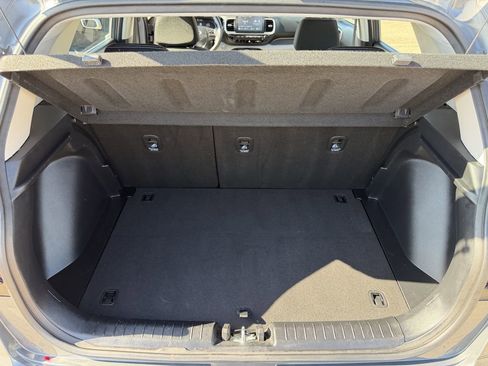 Used 2025 Hyundai Venue SEL FWD image 29