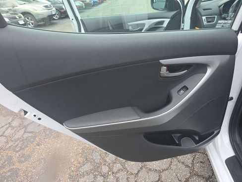 Used 2016 Hyundai Elantra Value Edition FWD image 10