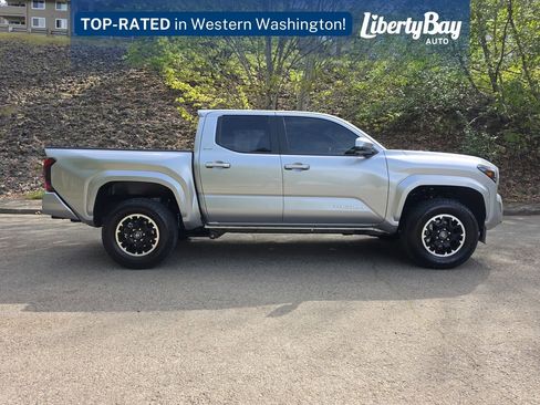 Used 2026 Toyota Tacoma SR5 AWD/4WD image 4