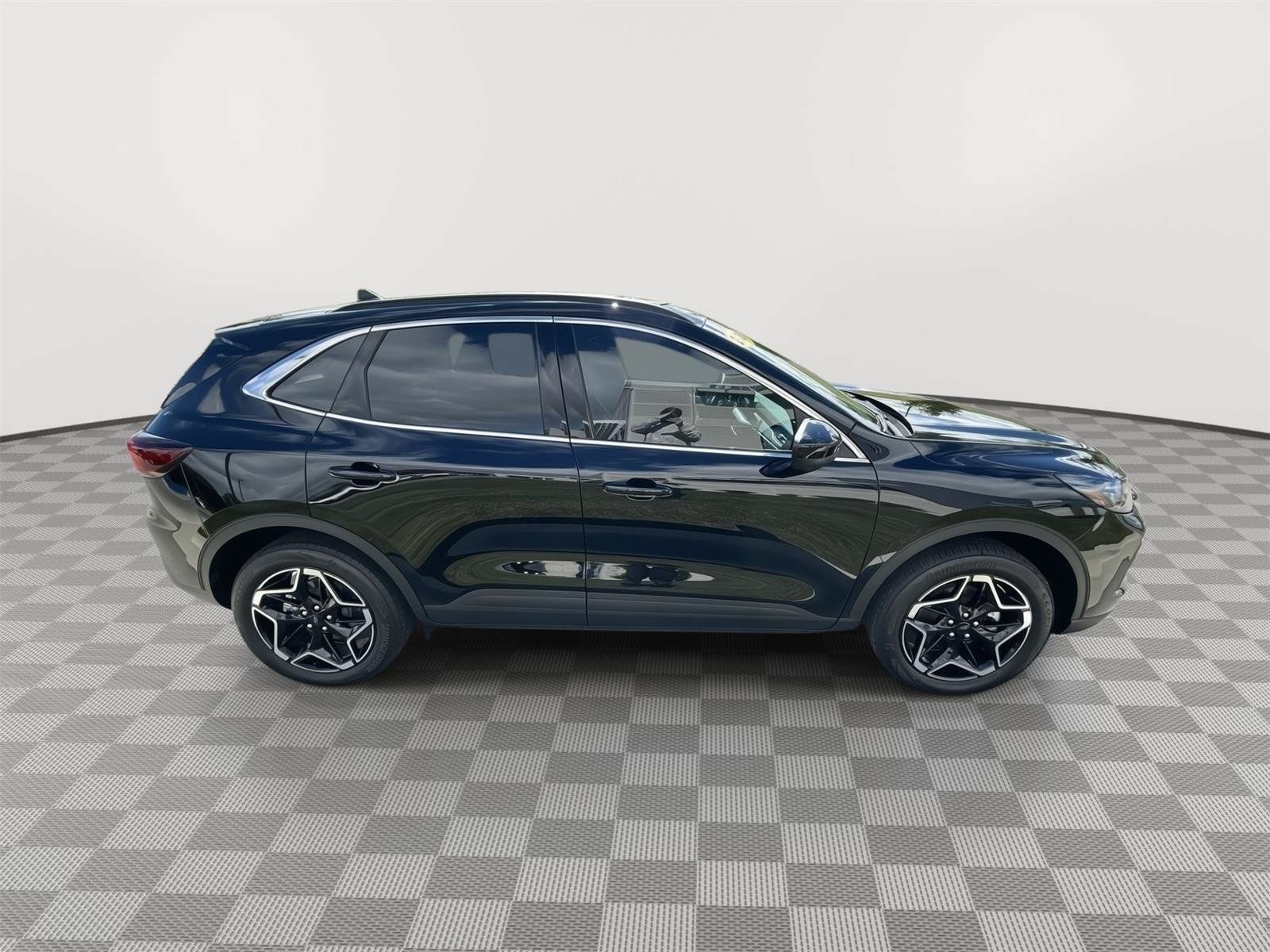 Used 2026 Ford Escape Platinum w/ Premium Technology Package AWD/4WD image 16