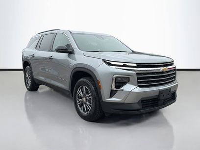 Used 2024 Chevrolet Traverse LT