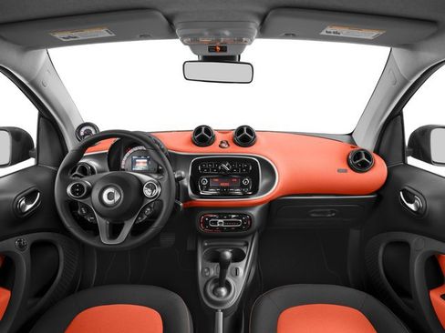 Used 2016 smart fortwo passion RWD image 8