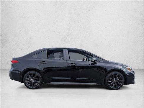 Used 2023 Toyota Corolla SE FWD image 4