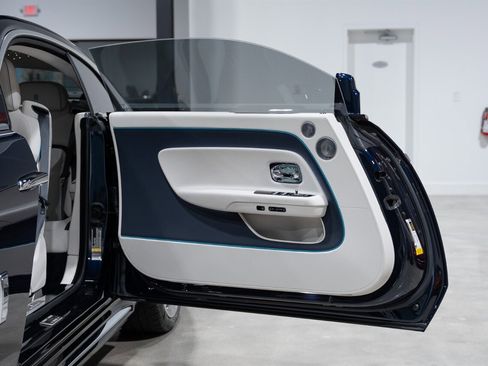 Used 2024 Rolls-Royce Spectre w/ Spectre Launch Package image 24