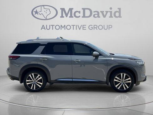 Used 2024 Nissan Pathfinder Platinum w/ Cargo Package FWD image 8