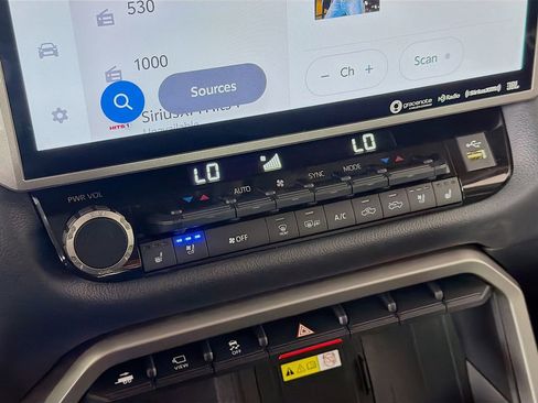 Used 2023 Toyota Tundra Limited image 36