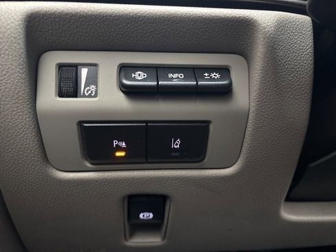 Used 2013 Cadillac ATS Premium image 17