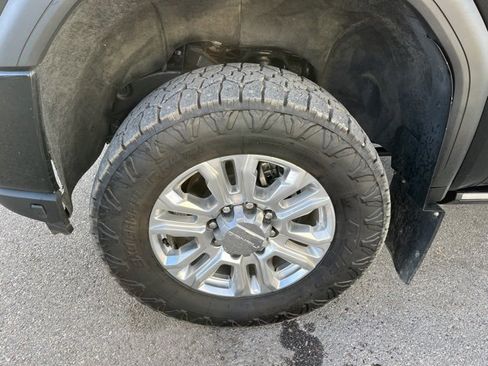 Used 2022 GMC Sierra 3500 Denali w/ Denali Ultimate Package image 19