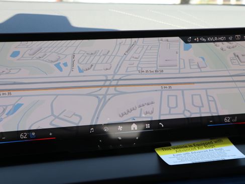 Used 2025 BMW X3 xDrive30i w/ Premium Package image 22