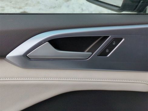 New 2026 Volkswagen Taos SE image 11