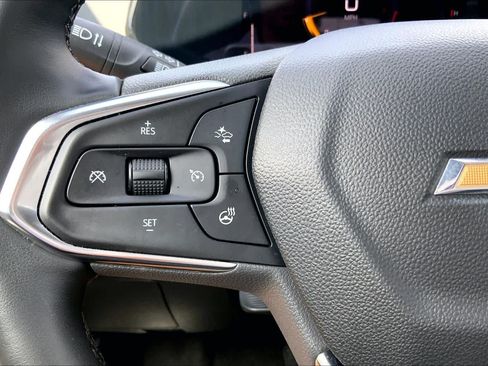 Used 2024 Chevrolet Trax LT w/ LT Convenience Package FWD image 24
