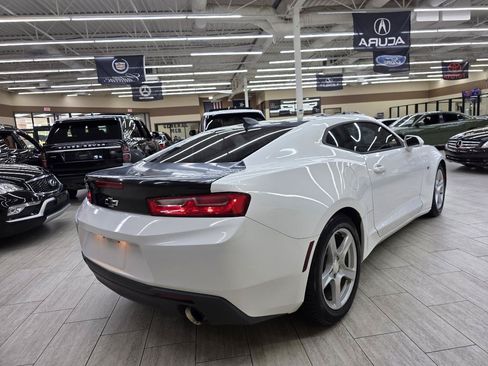 Used 2017 Chevrolet Camaro LT RWD image 6