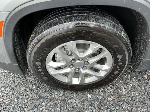 Used 2023 Chevrolet Traverse LS AWD/4WD image 26