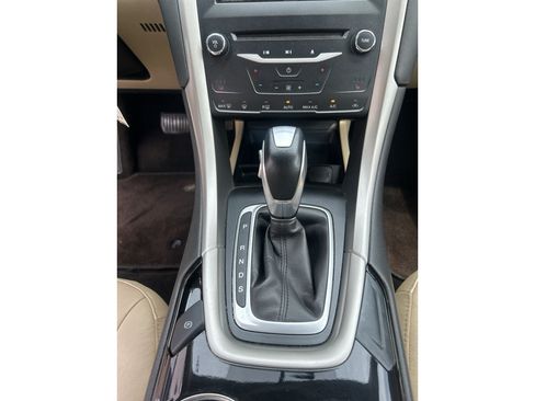 Used 2014 Ford Fusion SE w/ Equipment Group 202A FWD image 11