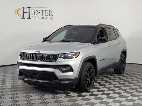 Certified 2024 Jeep Compass Latitude w/ Convenience Group AWD/4WD image 4