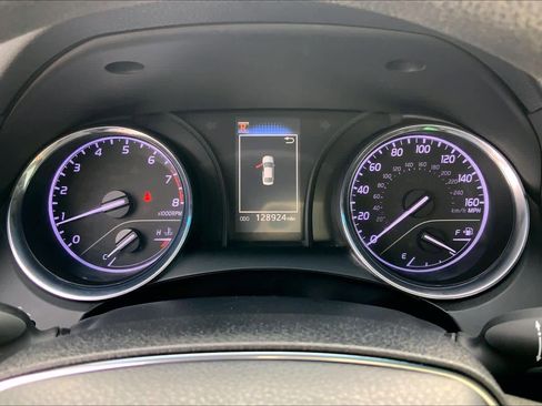 Used 2019 Toyota Camry LE image 23