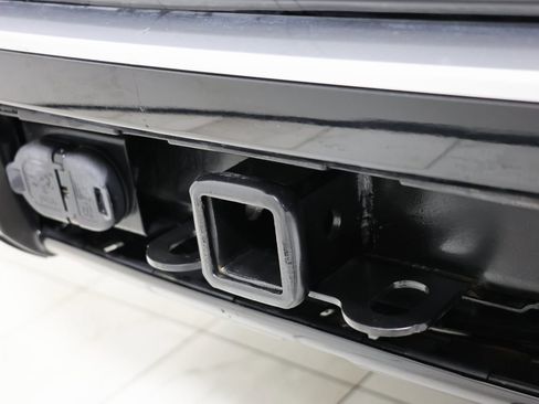 Used 2024 Jeep Wagoneer L Series III w/ Flexible Seating Group image 18