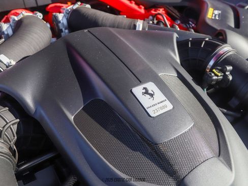 Used 2019 Ferrari Portofino image 18