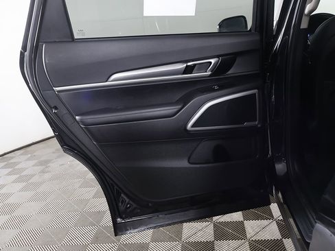 Used 2022 Kia Telluride LX AWD/4WD image 24