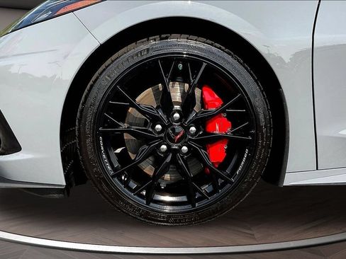 Used 2025 Chevrolet Corvette Stingray Preferred Cpe w/ Z51 Performance Package RWD image 35