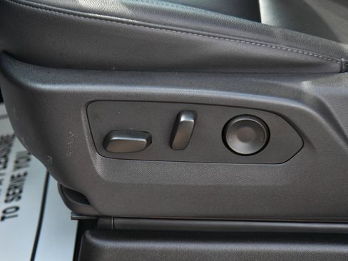 Used 2025 Chevrolet Tahoe LT AWD/4WD image 16
